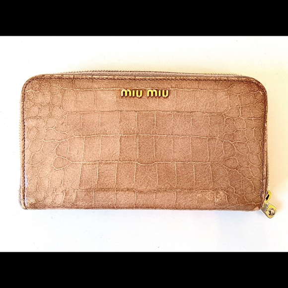 Miu Miu Croc Embossed St. Coco Lux Zip Wallet - Picture 2 of 7